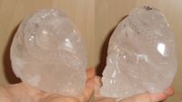 Bergkristallschädel mit Schlange 600 g